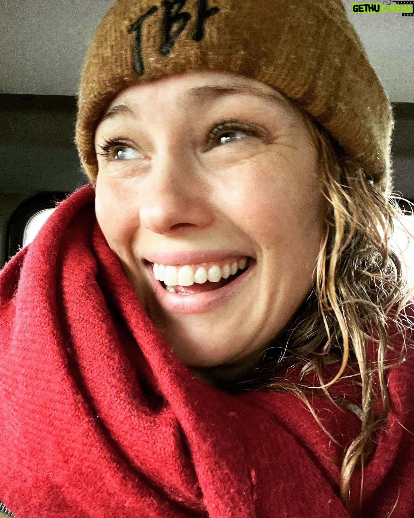 Hannah New - 1K Likes - Merry Christmas, you salty sea dogs! Sending so much love to you all! My super brave nephew and I managed to swim in the wild Atlantic Ocean so we definitely earnt our Christmas dinner…thinking of everyone who are working hard to bring a bit of Christmas cheer to those who are having it tough through this cost-of-living crisis… please think about donating to great organisations such as @the_blankfaces (who made my beanie) @sheltercharity @focusirelandcharity 😘❤️🍾🥂🎄#christmasclense #brassmonkeys #wildatlanticway #hottoddysavedme
