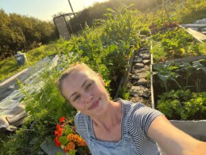 Hannah New Instagram - Pretty chuffed with the veggie patch too! 🥔🥬🥕🥒🥦🧅🌶️🌽🥰 #growyourown