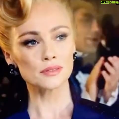 Hannah New - 6.6K Likes - A little sneaky bit of BTS footage of Tilley admiring some “brute strength” 🫦🤣 directed by the fabulous @andrewahnfilms ❤️#bridgertonseason3 #ladytilley #benedictbridgerton #lukethompson #brutestrength #givemeareasontoloveyou