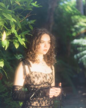Hannah Riley Instagram - i’ll think of a cool caption later

-
📸 @malbphotography 
🔦 @polaroidgabe