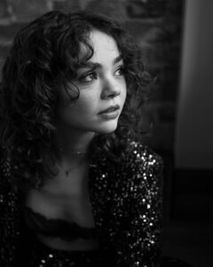 Actress Hannah Riley HD Instagram Photos and Wallpapers February 2021