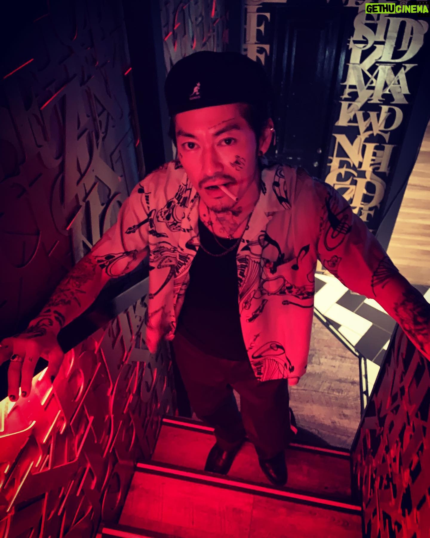 Hannya - 7.2K Likes - #ボクたちは大人になれなかった
#2002年位の売人