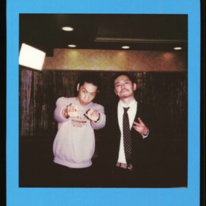 Hannya Instagram - まず、初代そして2代目モンスターに感謝の気持ちを述べたいです。不甲斐ない自分を後押ししてくれて本当にありがとう。皆が居たからここまで続けられた。勝ちもあれば負けもある。自分の負け以上に仲間の負けは辛かったです。そして朝から現場に入りあの舞台を作り、自分達の見えないところで戦っている制作スタッフの皆に感謝の気持ちを述べたいです。そして、私と闘ったチャレンジャーの皆、あの時の全ての瞬間は一生の財産です。ありがとう。ZEEBRA…どうやら17才の般若はあの日デモテープを渡した事は正解だったみたいです。そして、会場に来てくれた皆、いつも放送を観てくれてる皆ありがとう。「MC BATTLE」の世界からは身を引きます。誤解しないで欲しい。音楽の世界で、そしてまた違うフィールドでバトルをして行く事には変わりありません。また会いましょう。俺は必ず戻って来る。
2019 5/14 般若