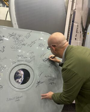 Harlan Coben Instagram - What a day in Houston! Wonderful visit to @nasajohnson. Thanks to everyone @nasa for their hospitality.