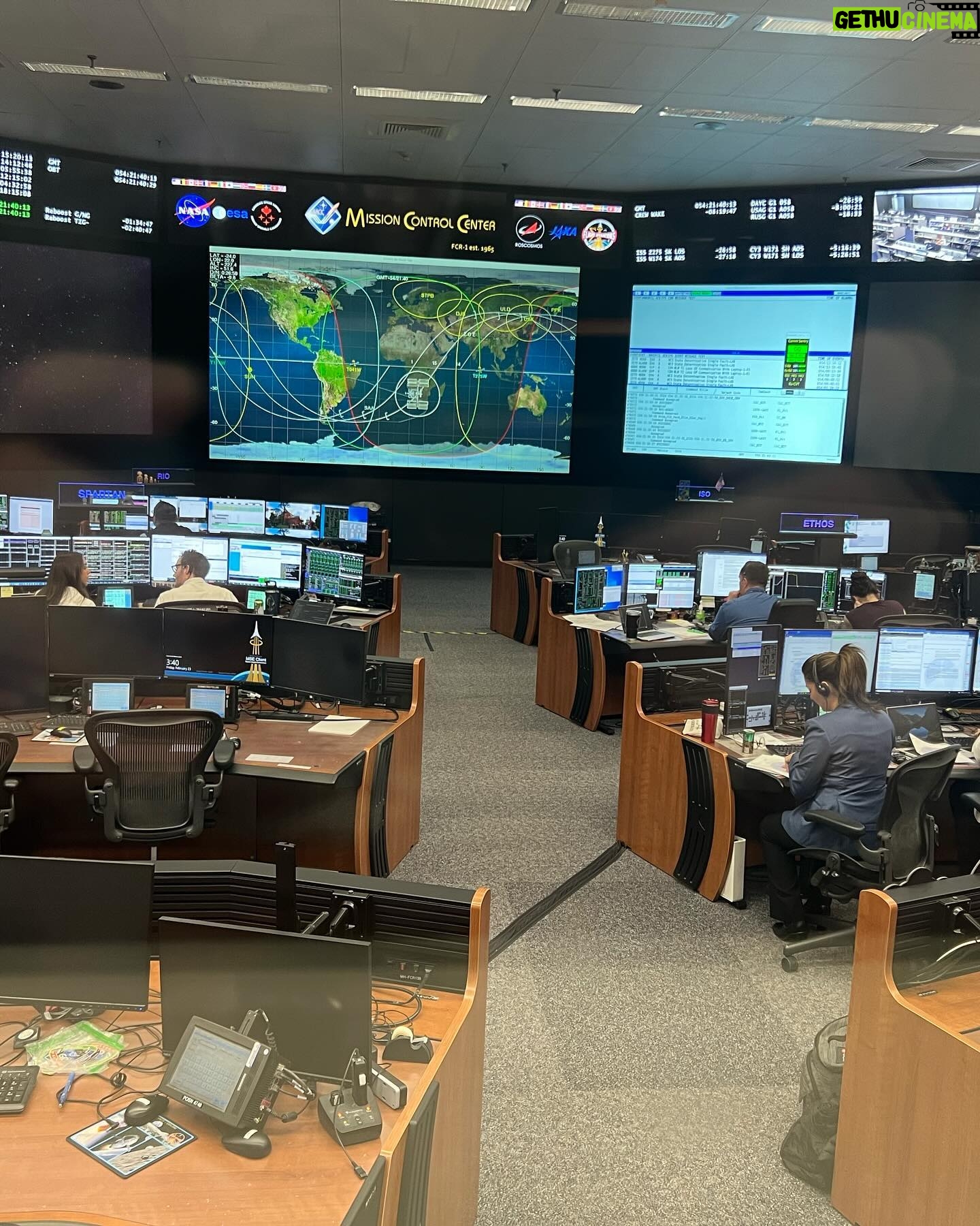 Harlan Coben - 1.9K Likes - What a day in Houston! Wonderful visit to @nasajohnson. Thanks to everyone @nasa for their hospitality.