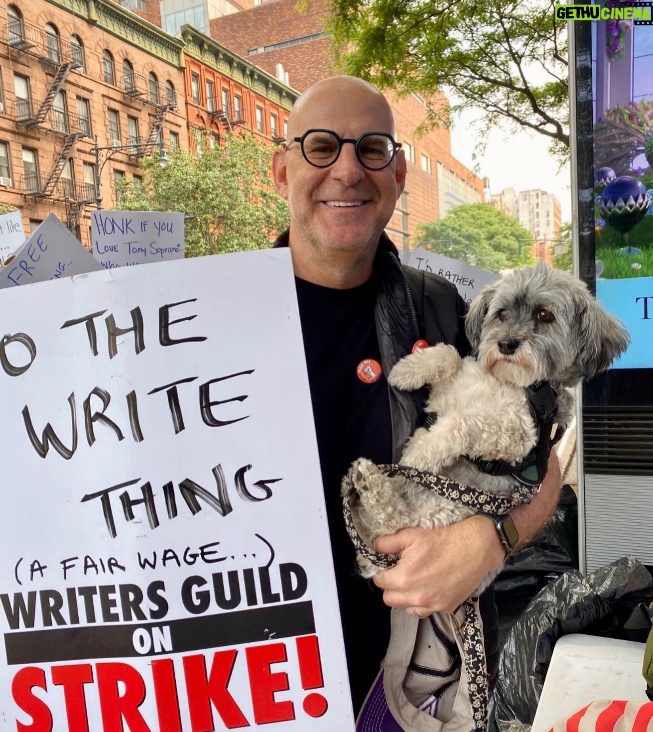 Harlan Coben - 2K Likes - Laszlo demands fairness. And treats. #wgastrike #wgastrong @wgaeast