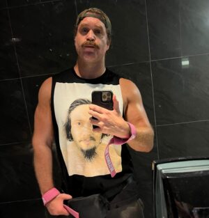 Harley Morenstein Instagram - I spammed lateral raises for two hours at the gym today