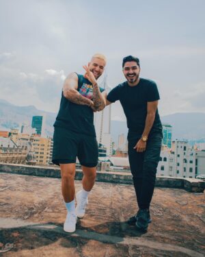 Harold Jiménez Instagram - Me llamò Juancho @maluma a decirme que hiciéramos el vídeo de #medallocity y nos hicimos un vídeo mostrando lo chimba que es nuestra ciudad! @36grados