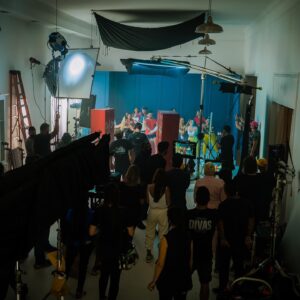 Harold Jiménez Instagram - De esos rodajes en los que solo queda Divertirse y pasarla bien al lado de estos dos señores artistas @davidbisbal @luisfonsi  y con un crew impecable @36grados @my_oldskin @camo_ossa @verovelezolano @andreaproducer