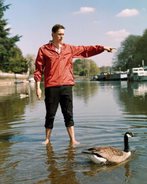 Harris Dickinson Instagram - @dazed summer issue, smiling for my day of birth and just making sure the ducks are ok.
@hillandaubrey 📷