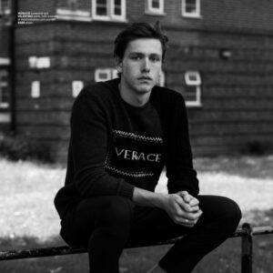 Harris Dickinson Instagram - I’m happy inside I promise 
@flauntmagazine 
Photographed
 by Justin Campbell: @justinrcampbell
Styled
 by Jay Hines: @jayhines_ wearing @prada
Groomed
 by Jody Taylor: @jodytaylorhair
Words by @missjosephinesmith