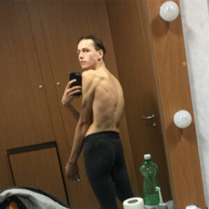 Harris Dickinson Instagram - 1st photo was May 2017 towards end of darkest minds, second was June, July the same year. lost around 30pounds to play JPG iii in trust.  don’t recommend. Love from twiggy dickinson