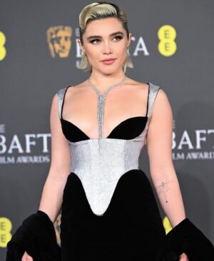 Harris Reed Instagram - There are few people in this world that I am more gagged to dress and respect more then the iconic Florence. Every time I get to sew my little heart out and make a fashion moment with you, it always feels like the first. I love you and thank you for always trusting me to create for you. @florencepugh wears full custom Harris Reed Dead-stock velvet Demi Couture look, styled by the fabulous @rebeccacorbinmurray