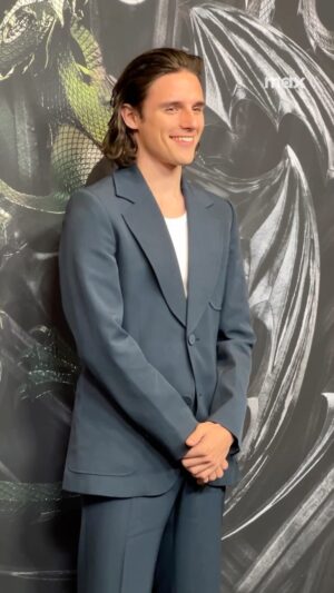 Harry Collett Instagram - All kneel for Prince Jacaerys.

Season 2 of the HBO Original Series #HouseOfTheDragon premieres June 16 on Max.

Tous à genoux devant le Prince Jacaerys.

Découvrez la saison 2 de la série HBO Original #HouseOfTheDragon le 17 juin sur #Max.