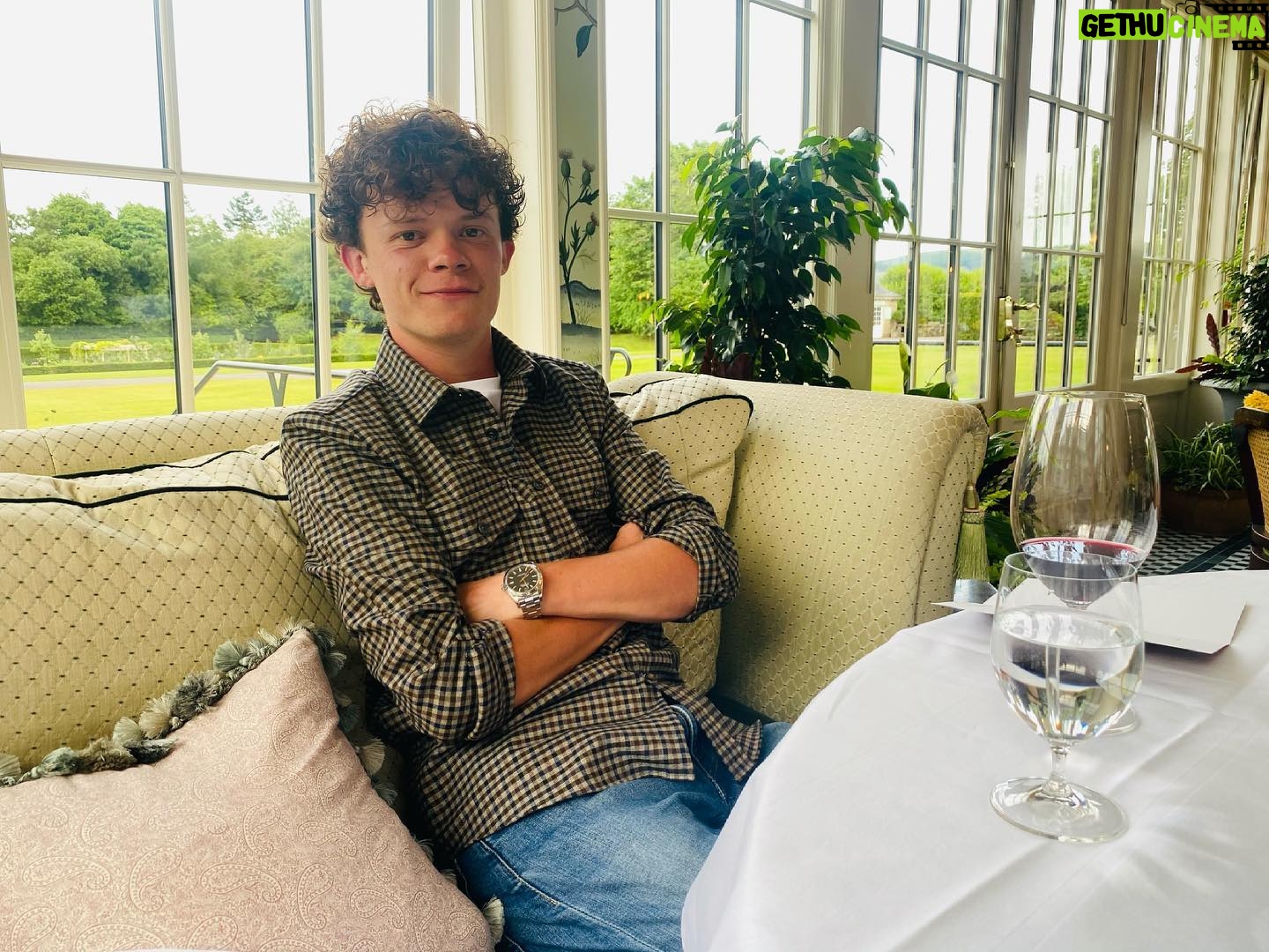 Harry Holland - 344.3K Likes - Living the dream @samholland1999