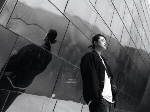 Harry Lu Instagram - 沈默是一種選擇, 沒得選的時候的選擇. 希望你們永遠不要懂. 
📷 Vinh Pham