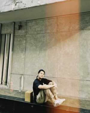 Harry Lu Instagram - Mùng 4, peace and chill.
Thanks @kaylee112 for the picture 😆