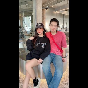 Harry Lu Instagram - Ngày chủ nhật tuần trước, gặp nhau sau 4 năm. Mọi người vẫn vậy.