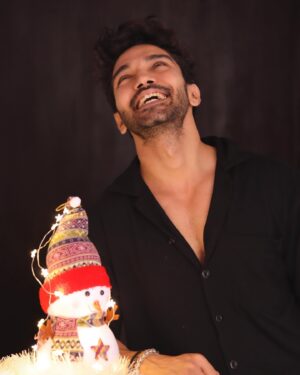 Harsh Rajput Instagram - Merry Christmas 🎄🎄🎄
.
.
.
.
.
#harshrajput #merrychristmas #christmasindia #love #loght #gratitude