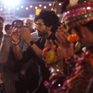 Harsh Rajput Instagram - Happy Dussehra 🙏🏻.
Some wonderful moments from last Navratri❤️.
#harshrajput #navratri #happydussehra #dusshera #positivity #love #acchaikiburaiparjeet #actor #rumi #tmd