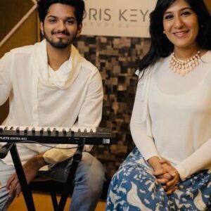 Harshavardhan Vidyasagar Instagram - Happiest Bday to the Melody king @vidyasagarmusicofficial ❤️❤️❤️❤️❤️.
Here is a small dedication to him singing one of my all time fav song “Azhagooril Poothavale” from the movie “Thirumalai” .
Special hearty thanks to @_shwetamohan_ ❤️❤️❤️ For making this happen. Had lots of fun doing this with you Akka❤️❤️❤️😍. Hoping to sing more songs with you☺️

Hope you guys enjoy listening to this Iconic melody song🎶🎶🎶🎹

#happybdayvidyasagar 

#thalapathy #thalapathyvijay #melodyking #tamilmelodies #chennai #supersinger #swethamohan #tamil #coversong #tamilcover