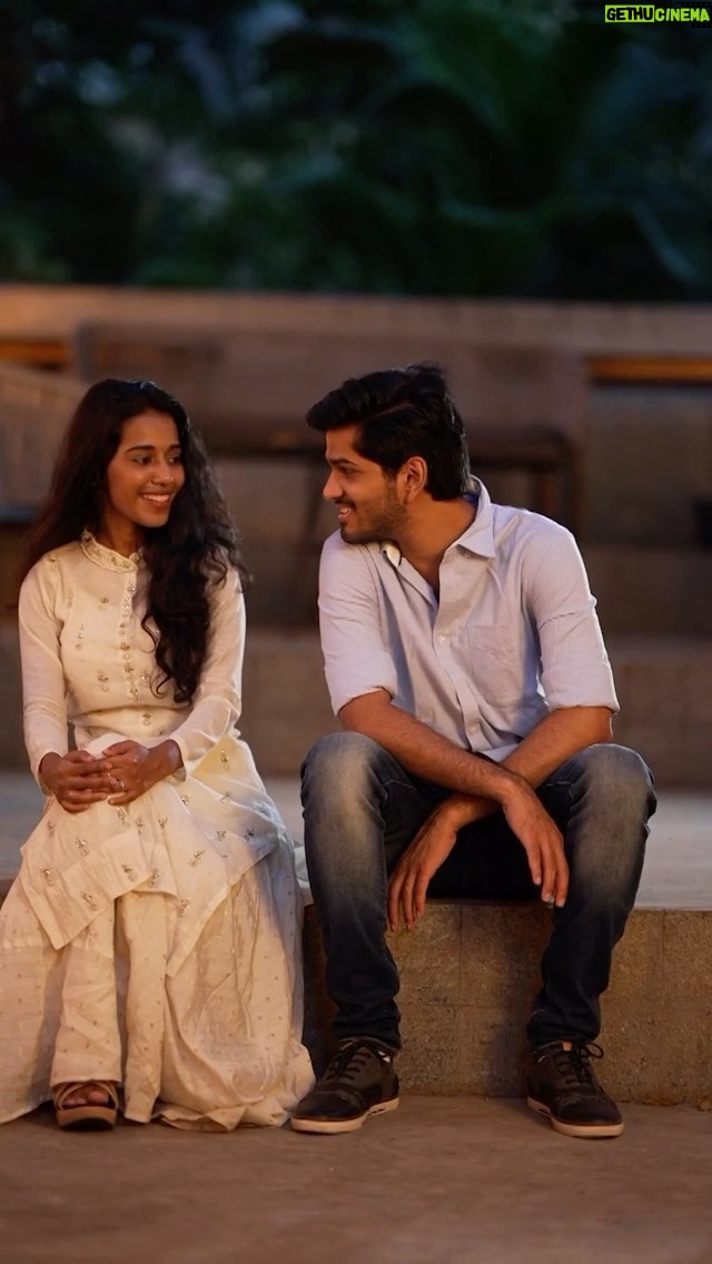 Harshavardhan Vidyasagar - 115.7K Likes - Here is Solli tharava with the talented @priyankank ❤️
Hope you guys enjoy❤️
Credits
Directed - @_ajith.kumar_
Keys - @official_harshavardhan
Shot by - @mah1sh
Priyanka Voice recorded by @__hari__ at @20dbsoundstudios
Original Song credits
Song - Sollitharava
Movie - Majaa
Composer - @vidyasagarmusicofficial ❤️
Singers - @therealsadhanasg and @madhubalakrishnan
Lyrics - Kabilan