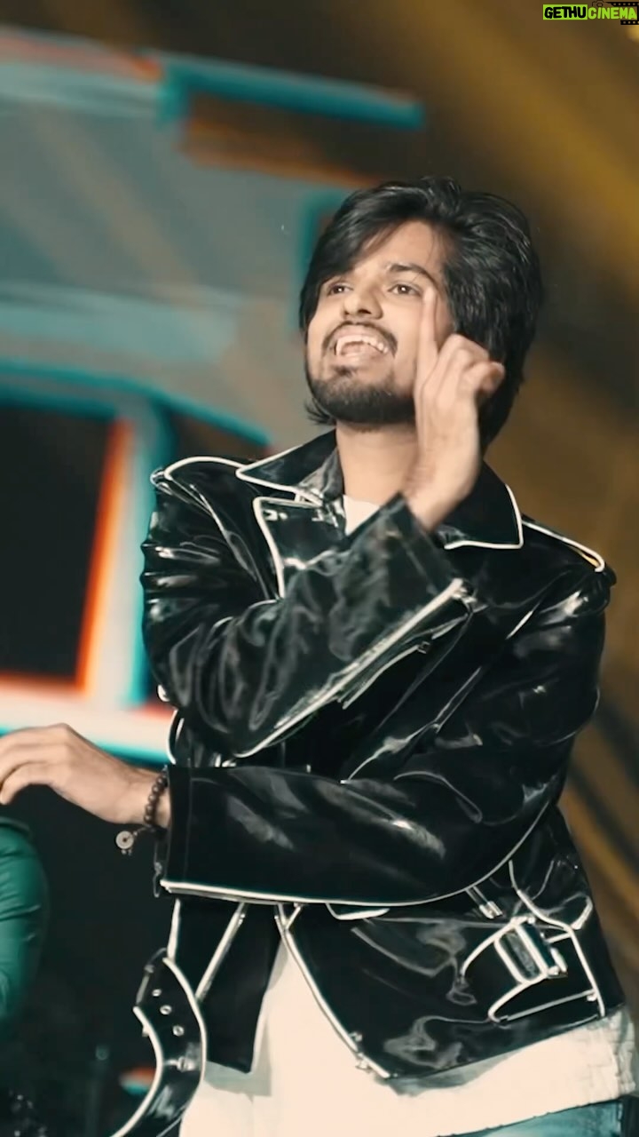 Harshavardhan Vidyasagar - 72.4K Likes - A bit late on this!!! But what a night that was, one of those unforgettable experiences for me as an Artist❤️ Grateful for the incredible love and support from my Malaysian audience ❤️❤️😇
Thanks for this amazing edit @kishyenrao @mrgs.my and also thanks to @venusproductionevent for such an event.
P.s - Extremely Excited and Cant wait to perform these songs once again on Feb 10th “The name is Vidyasagar 2.0” 🔥😇😇 Its gonna be a Blast this time 💣
See you all soon at the concert 🕺🥁🥁
Shoutout to @paviiiee_08 and @walkingstreet_official for these amazing Outfits❤️
#malaysia #thenameisvidyasagar