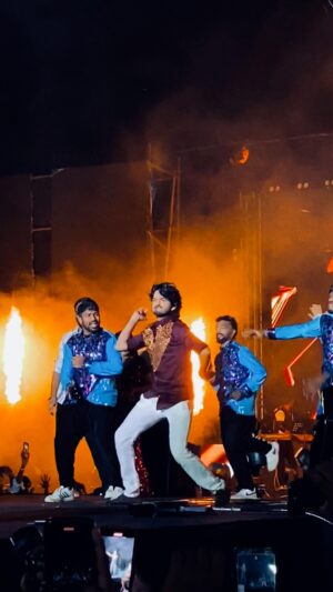 Harshavardhan Vidyasagar Instagram - Thank you for all your love and support Madurai makkaley🙏🏻❤️

#vijayantonyliveinconcert #madurai #thalapathy 

P.s - Thanks to all the lovely people for all the Dms, Mails and also for sending  the videos and pictures😇🙏🏻❤️