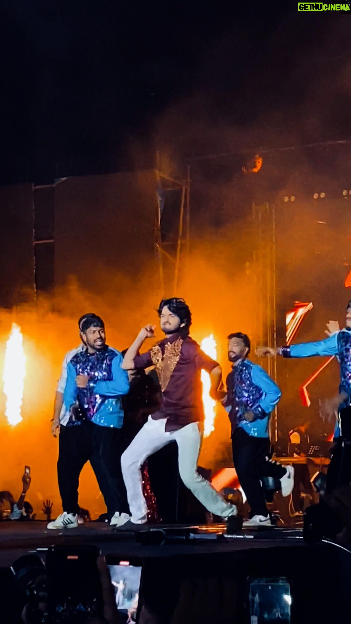 Harshavardhan Vidyasagar - 301.1K Likes - Thank you for all your love and support Madurai makkaley🙏🏻❤️
#vijayantonyliveinconcert #madurai #thalapathy
P.s - Thanks to all the lovely people for all the Dms, Mails and also for sending the videos and pictures😇🙏🏻❤️