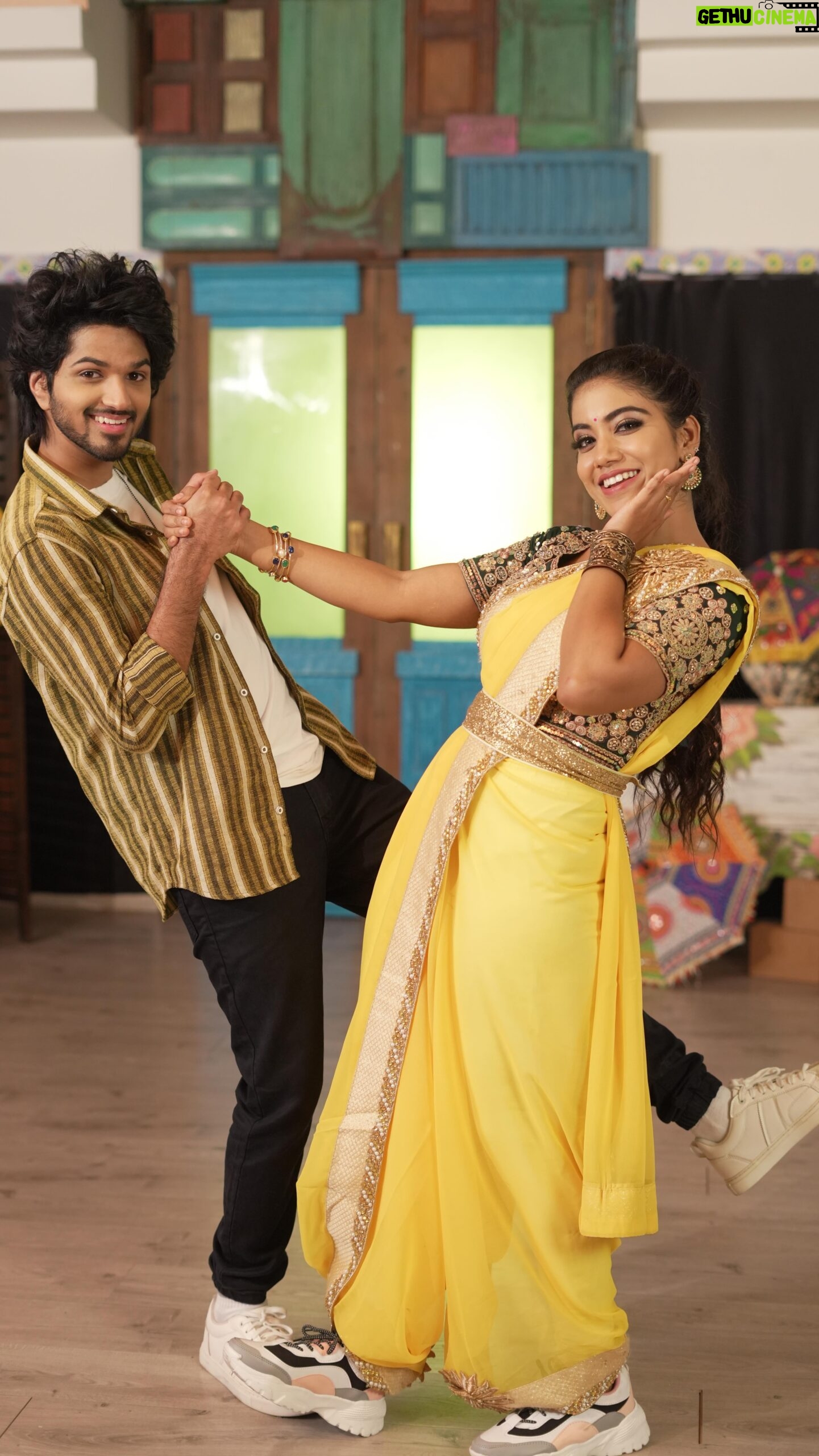 Harshavardhan Vidyasagar - 470.4K Likes - Here is Our dance cover version of the Full on energetic “Kuthu Number” 🥁🥁💥💥🧨 by none other than @vidyasagarmusicofficial ❤️ and my fav combo @kk_live_now & @anuradhasriramofficial
Probably I am the only person who was more into this song than Appadi podu😅. This Dance cover has been literally Long due that I so badly wanted to dance for!!!
So finally got the chance to pull this off with @karthick_s_ramesh_ Fantastic Choreography🕺, Along with the amazingly talented @preetha_suresh21 ❤️ You were just amazing 🌟 Thank you❤️☺️
Special shoutout to the dancers for the incredible support and energy throughout the making of this
@silambu__official
@n_d_chan
@pragadesh_stalin_
@__i_am_karthi__
Thank you Boys ❤️
🎥- @thiru._.official For the amazing Video❤️
Makeup artist - @artistry_by_farzana_
Hairstylist - @anand_anok_0290