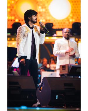 Harshavardhan Vidyasagar Instagram - “The Name is Vidyasagar” 
MY FIRST CONCERT ❤️
Can’t ask for any better one😇
Thankyou @vidyasagarmusicofficial Sir❤️ @noiseandgrains @karya2000 & @itisveer for such an Amazing opportunity ☺️ 

📸- @mah1sh Thank you for Capturing these Beautiful Moments❤️❤️❤️

Styling - @paviiiee_08 
Outfit - @walking_street__official