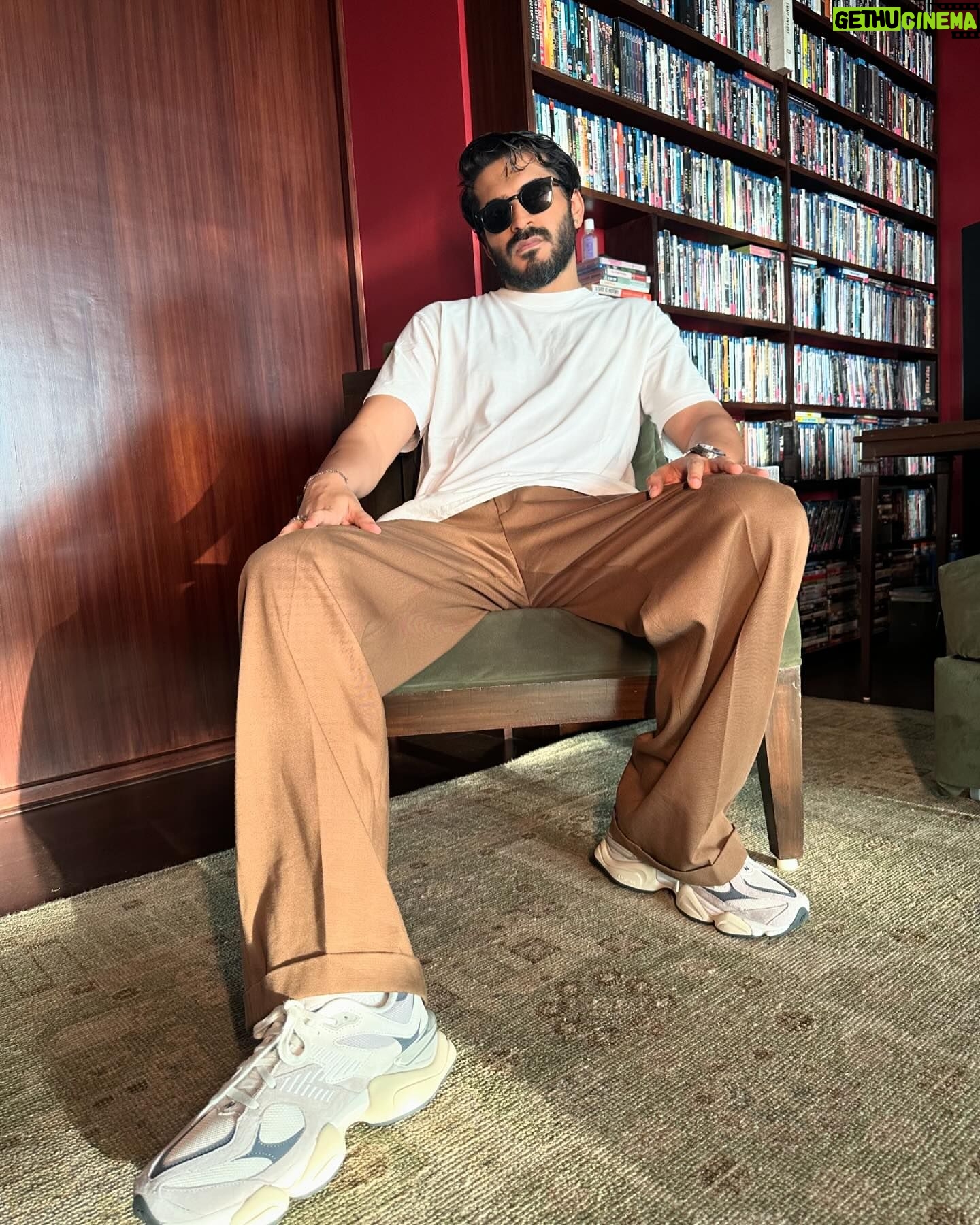 Harshvardhan Kapoor - 3 Likes - A pleasure to have been at the New Balance store launch! New Balance now open in Mumbai, at Linking Road :)
@newbalance
#NewBalance #NewBalanceIndia #NewBalanceMumbai #WeGotNow