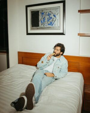 Harshvardhan Kapoor Instagram - Cool off with something sweet 🍦

@simonegandhi 📷 

Wearing @louisvuitton by @feliciathegoat styled by myself and shoes from @converse.india