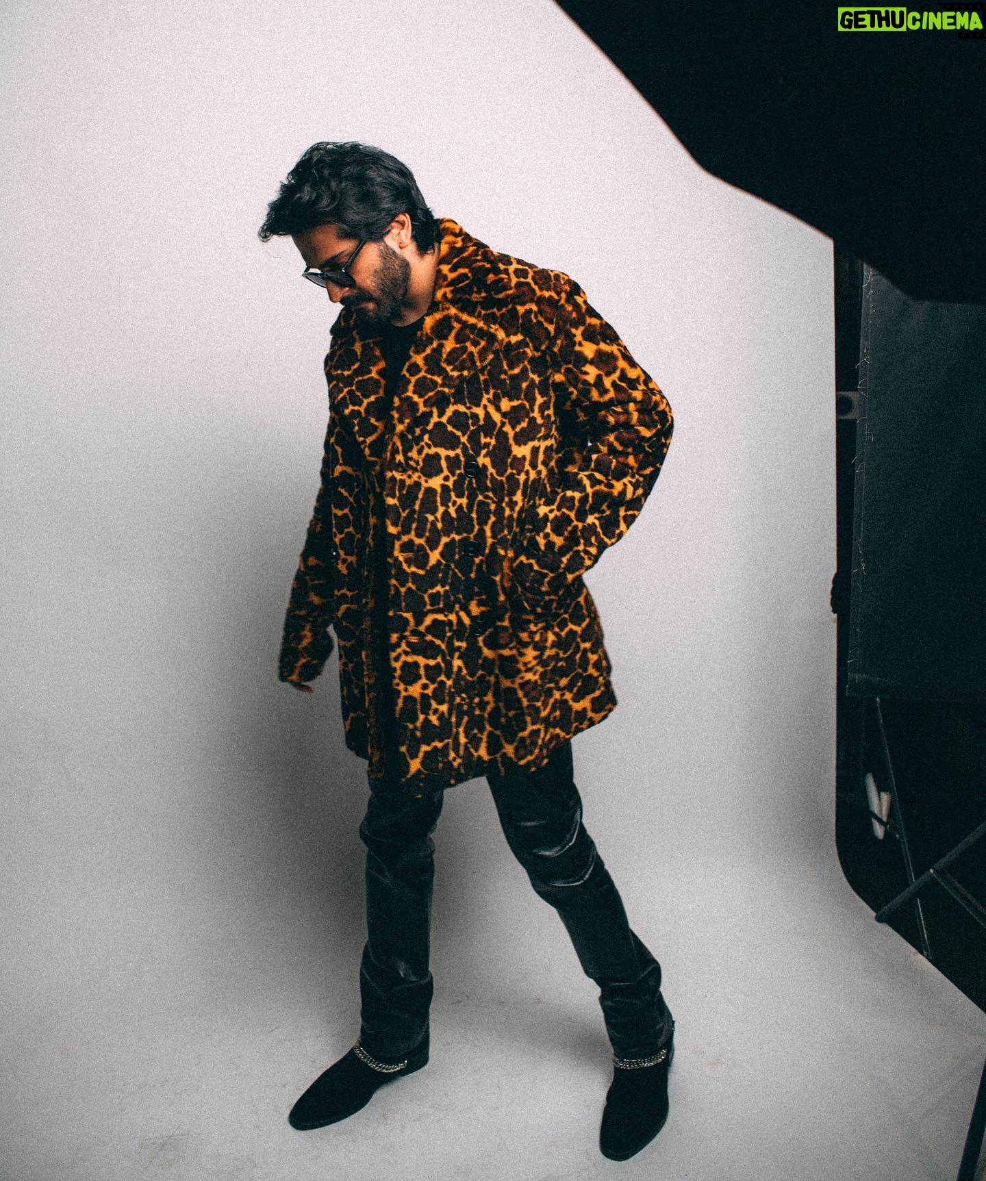 Harshvardhan Kapoor - 3 Likes - Leather and š