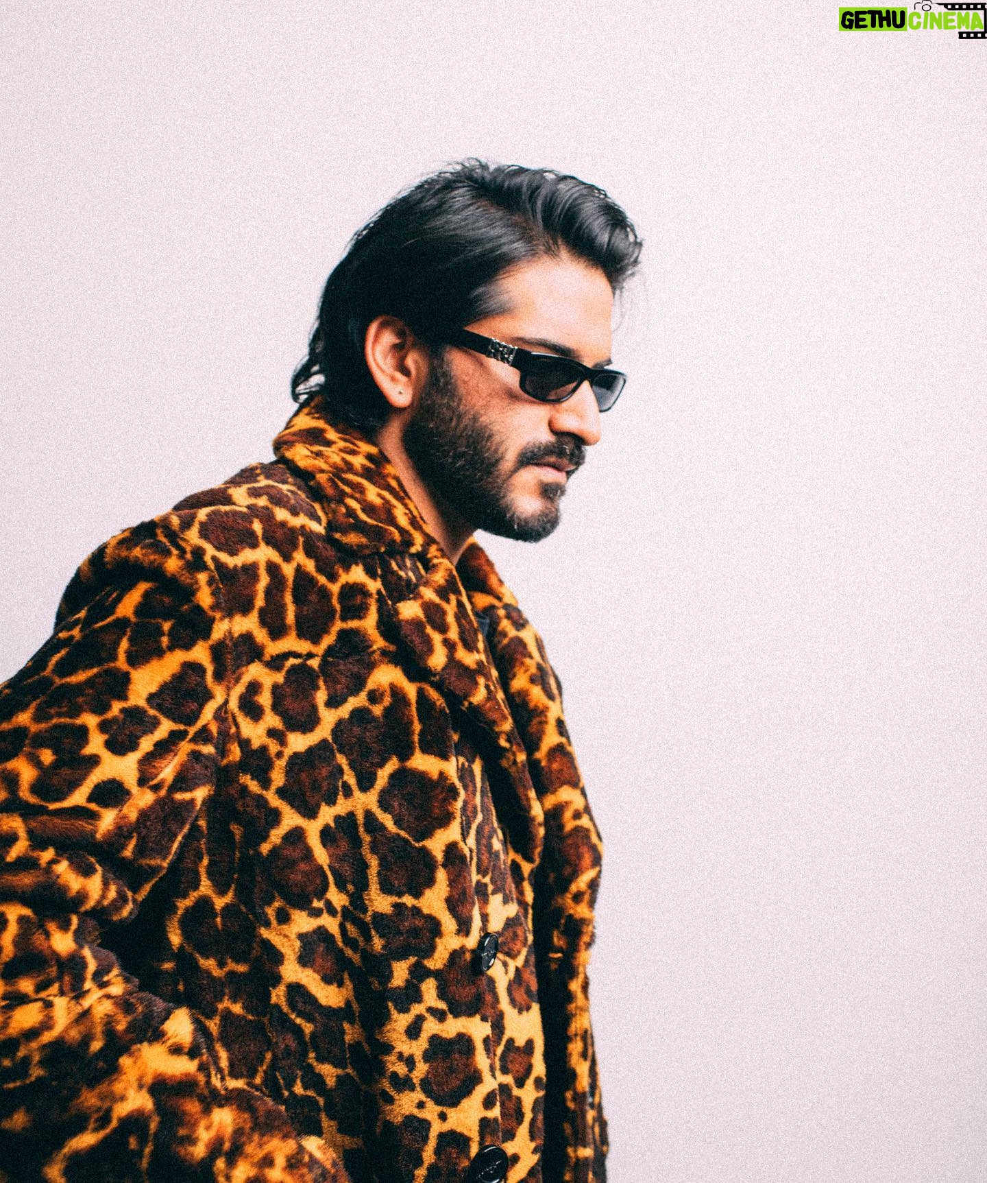 Harshvardhan Kapoor - 3 Likes - Leather and š