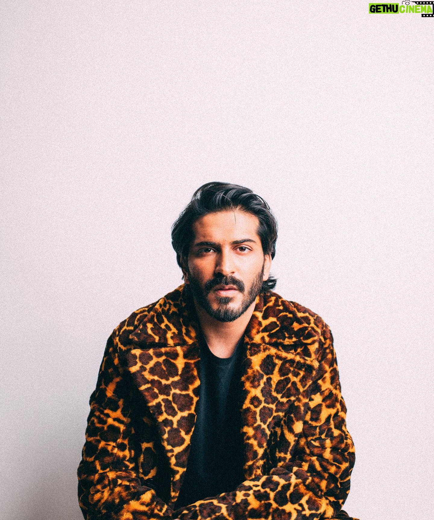 Harshvardhan Kapoor - 3 Likes - Leather and š