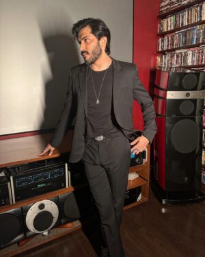 Harshvardhan Kapoor Instagram - In @ysl and @chromeheartsofficial for a dinner party this evening .
