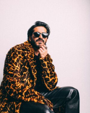 Harshvardhan Kapoor Instagram - I put this look together my inspiration was old Rolling Stones magazine covers featuring Keith Richards

Wearing @marni and @celine 

📷 @bharat_rawail 

#explorepage #harshvardhankapoor #harshvarrdhankapooroutfits #celine #marni #chromehearts
