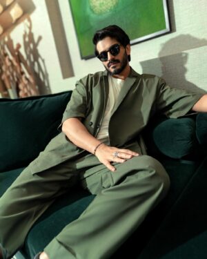 Harshvardhan Kapoor Instagram - Embrace the streets & redefine your style with Harshvardhan Kapoor as we unveil our streetwear collection available exclusively on Myntra. Elevate and up your fashion game. #ShopNow #Unrl #streetwear #streetstyle #Myntra #MyntraFWD #exclusive #fashion