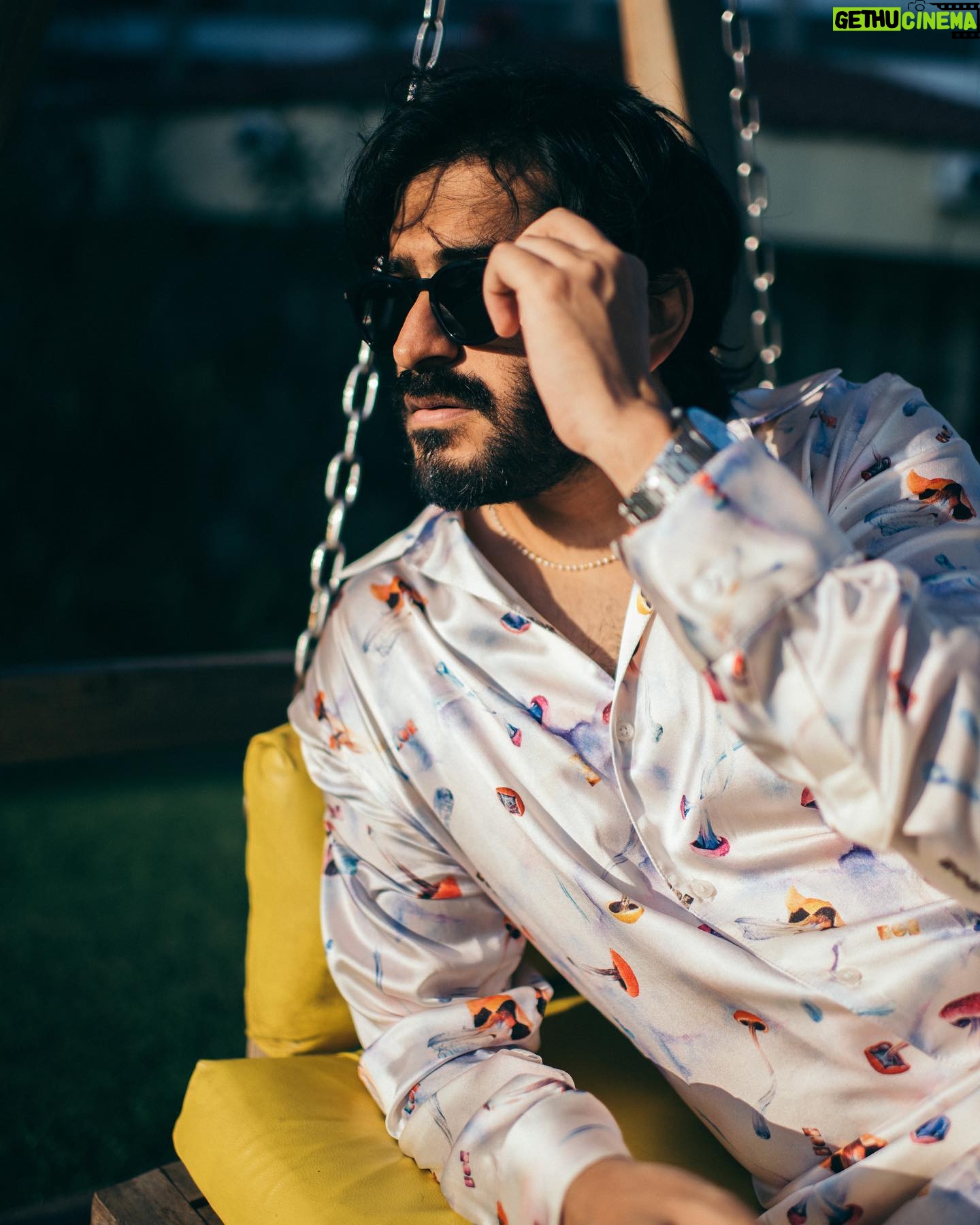 Harshvardhan Kapoor - 3 Likes - @nahmias__
@doni.nahmias
Psychedelic mushroom