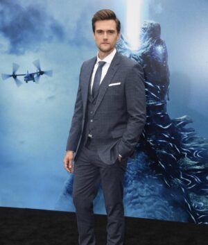 Hartley Sawyer Instagram - Last night at the @godzillamovie premiere. My only regret about this movie is that I couldn’t buy a ticket and see it again today. Stunning scale and visuals and incredible action. The 10 year old in me and the 34 year old me loved the hell out of this movie! Can’t wait to see it again. #godzilla Grand slam by #michaeldougherty @wbpictures @legendary HMU: @killthemic