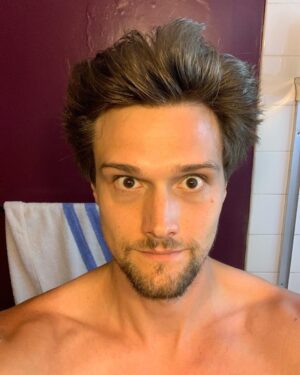Hartley Sawyer Instagram - Before and after. Day 1 of season six done. And no I’m not copying @grantgust post. His beard is way better than mine. #theflash