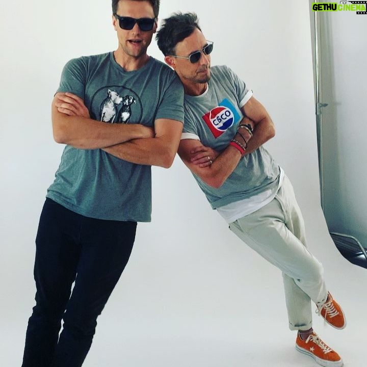 Hartley Sawyer - 80K Likes - well, we all need someone we can lean on. @cavanaghtom
#
My shirt: @standupforpitsfoundation #sdcc #theflash