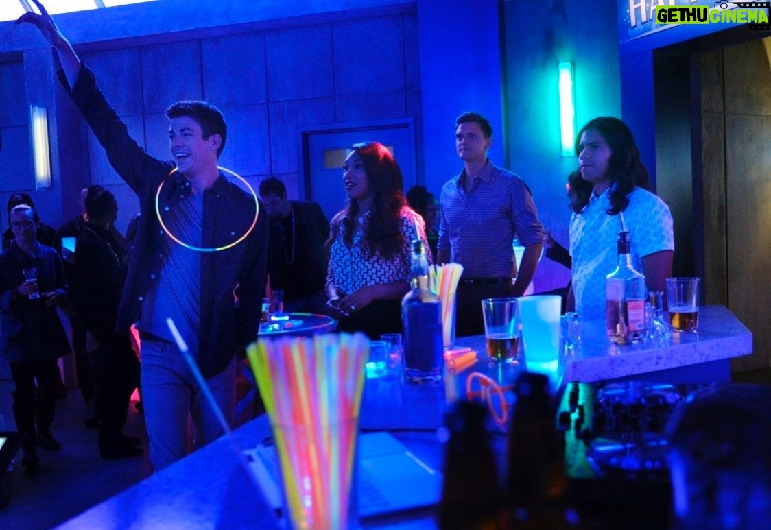 Hartley Sawyer - 47.7K Likes - Tonight we meet Ralph’s mom (!!! Played by the amazing Amy Pietz) and I showcase my frighteningly world class champion dance moves... you. Aren’t. Ready. cwtheflash #theflash