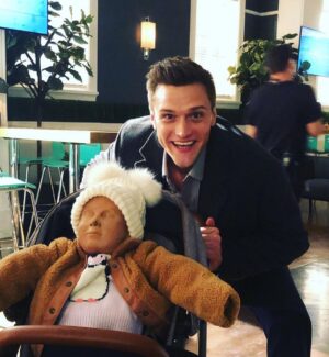 Hartley Sawyer Instagram - Missing my favorite cast mate from @cwtheflash - we have the best talks! #theflash 📸: @daninicolet