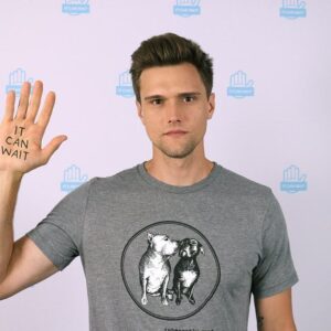Hartley Sawyer Instagram - Distracted driving is reckless. Join me and @att to take the #ItCanWait pledge to never drive distracted at ItCanWait.com #DriveSafe