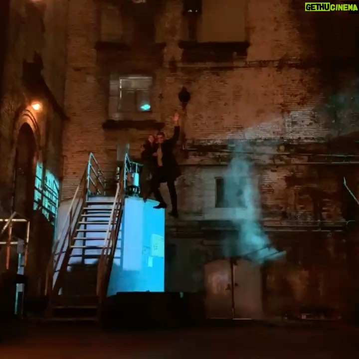 Hartley Sawyer - 43K Likes - I currently trust her about as far as I can throw a piano but your Sue (@nataliedreyfuss ) is taking over @cwtheflash today to celebrate our finale airing tonight! We filmed one massive fight scene and I can’t wait for everyone to see it. Directed by our own Phil Chipera from a great script by @laurenlikesdaisies and @kwwheeler - great times with @cavanaghtom @kaylacheriecompton @nataliedreyfuss and our incredible stunt crew. #theflash