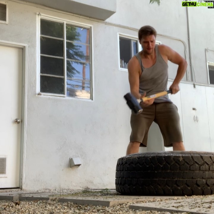 Hartley Sawyer - 31.1K Likes - Getting my Peter Gabriel on to finish up a Tuesday workout #plantbased #therapeutic #workout