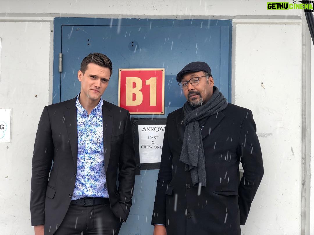 Hartley Sawyer - 55.2K Likes - Detectives at work. #theflash 📸: @daninicolet