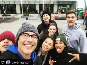 Hartley Sawyer Instagram - The world ain’t gonna save itself. #theflash 📸: @cavanaghtom my hoodie: @standupforpitsfoundation 
#
#Repost @cavanaghtom ・・・
⚡️TEAM FLASH⚡️ @tha_los 
@jparkerk3 
@grantgust 
@dpanabaker 
@candicepatton 
@hartleysawyer 
@daninicolet 
#JesseLmartin 
#theflash 
@cwtheflash
